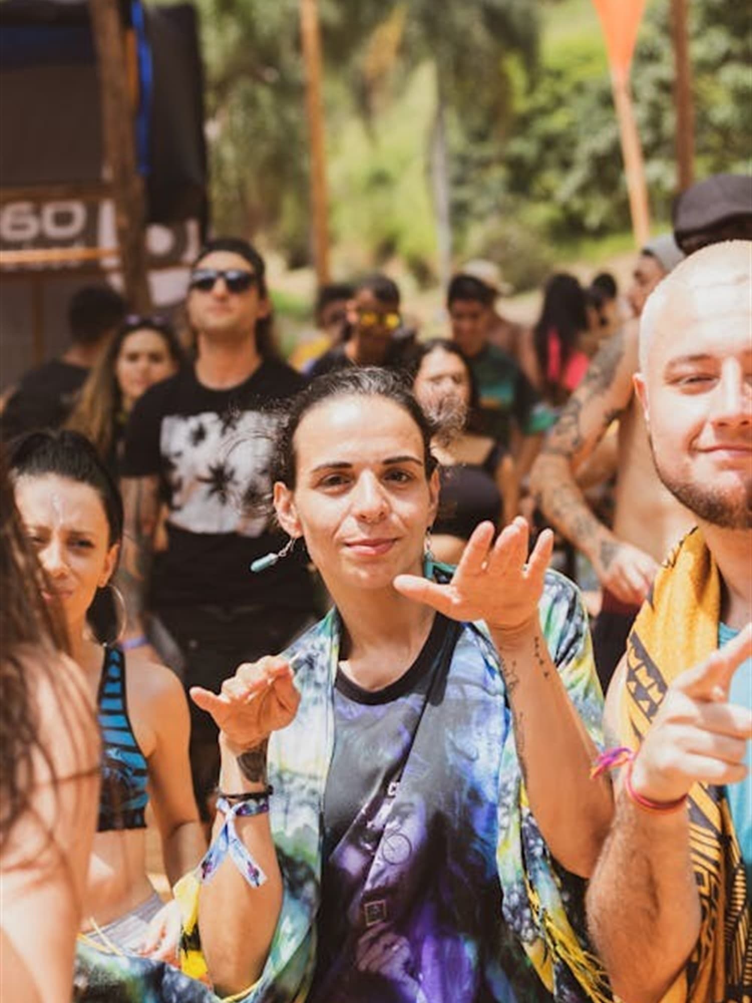 פסטיבל ביער — חברות